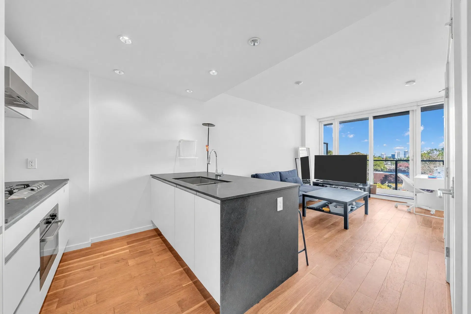 Photo 4 of 24 at #908 – 8488 Cornish Street