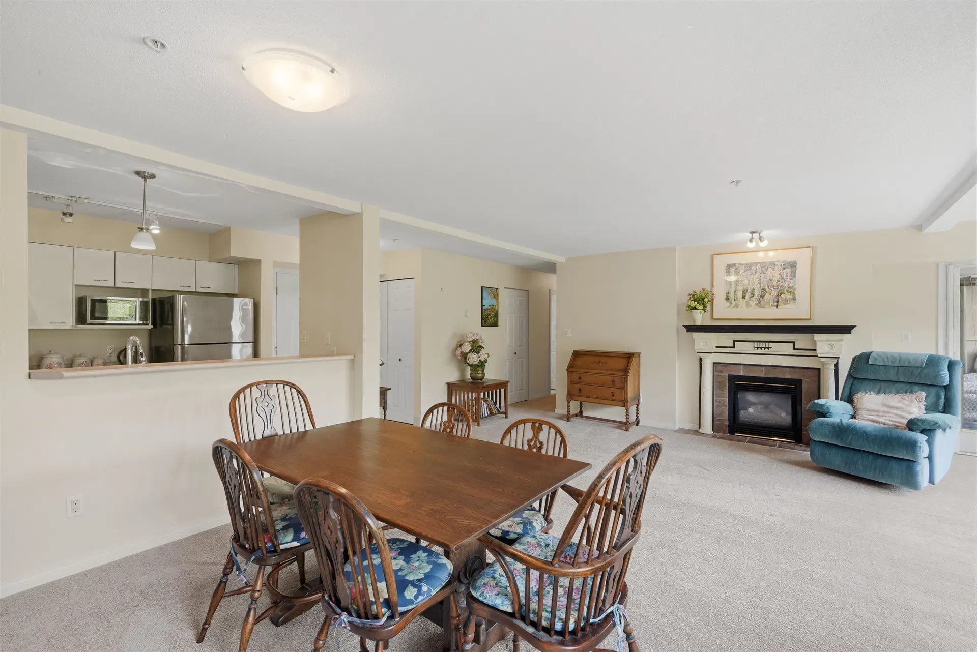 Photo 4 of 19 at #205 – 5855 Cowrie Street