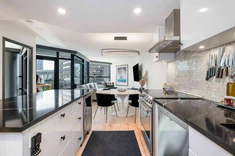 Photo 5 of 26 at #710 – 1050 Burrard Street