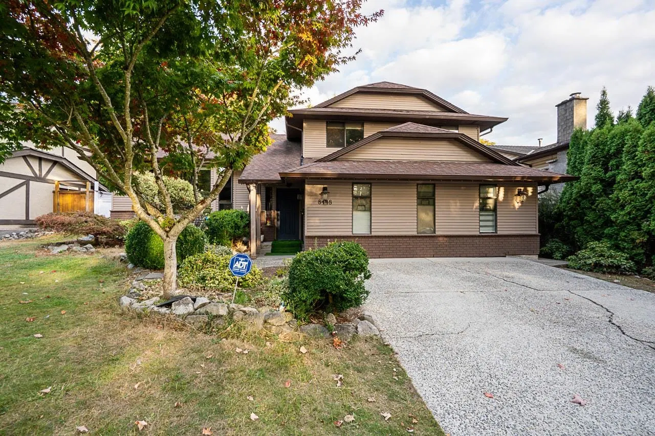 Photo 3 of 37 at 8448 154 Street