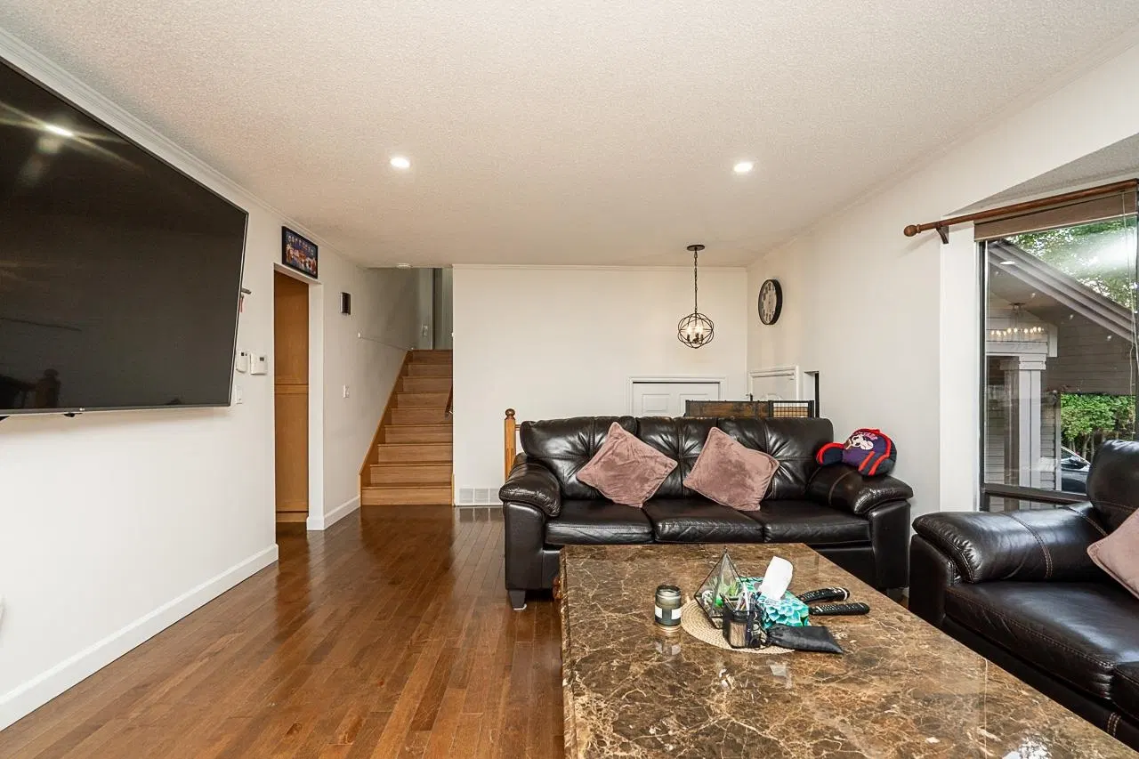 Photo 5 of 37 at 8448 154 Street