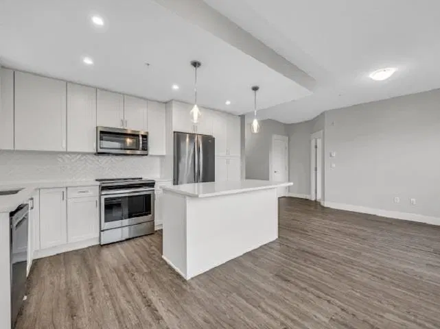 #4301 – 2180 Kelly Avenue