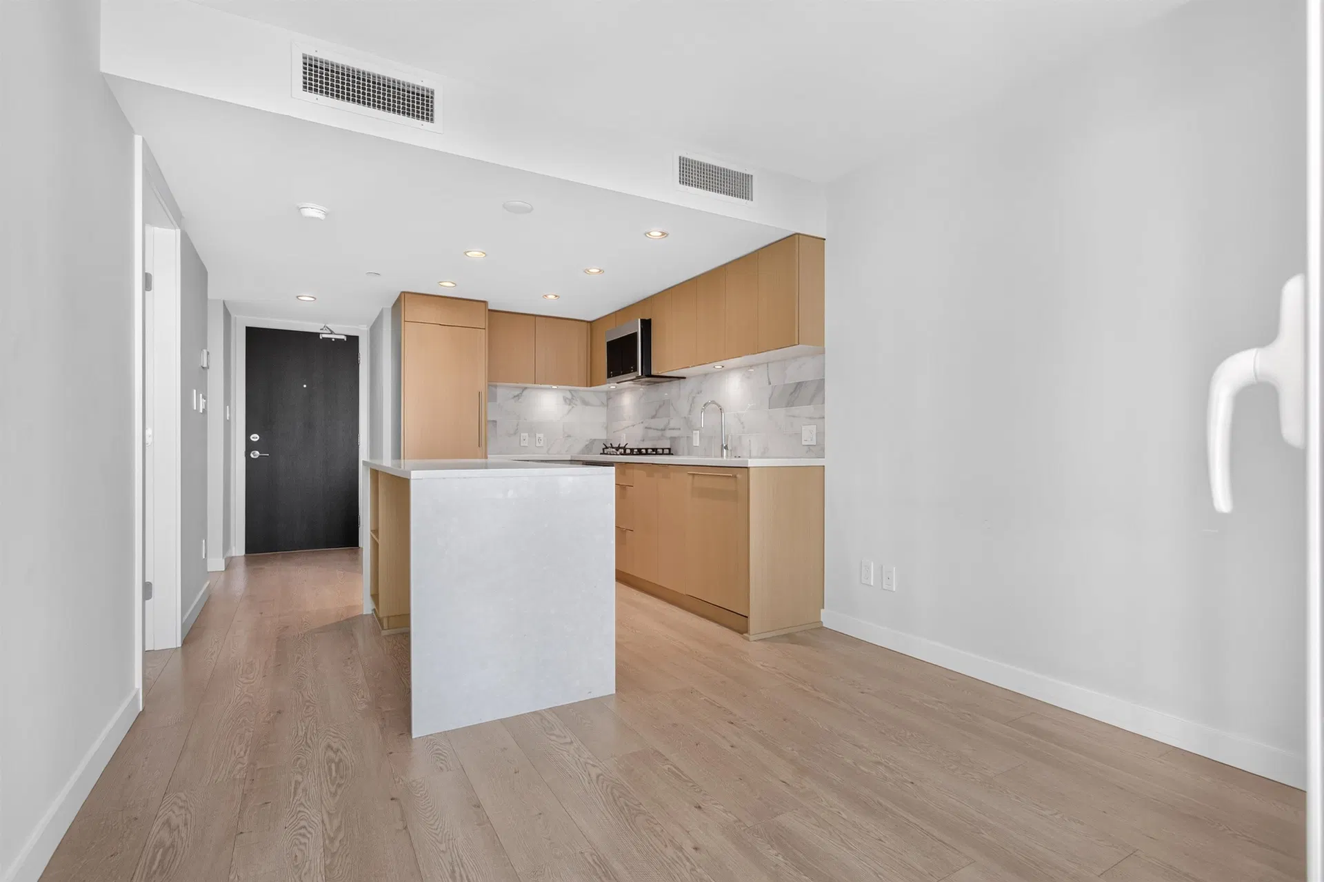 Photo 5 of 40 at #1506 – 8189 Cambie Street