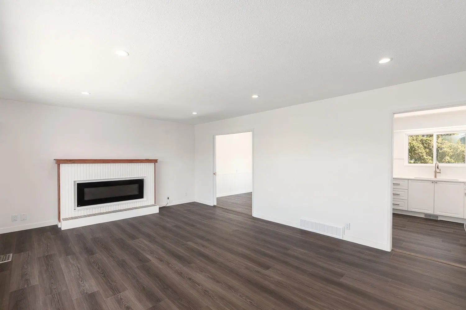 Photo 4 of 36 at 4600 53 Street