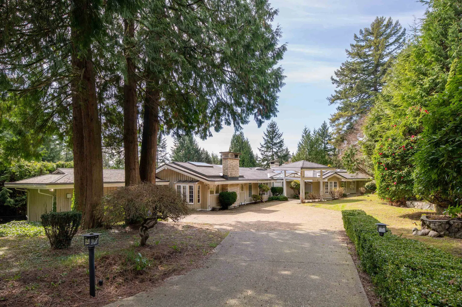 888 Pyrford Road