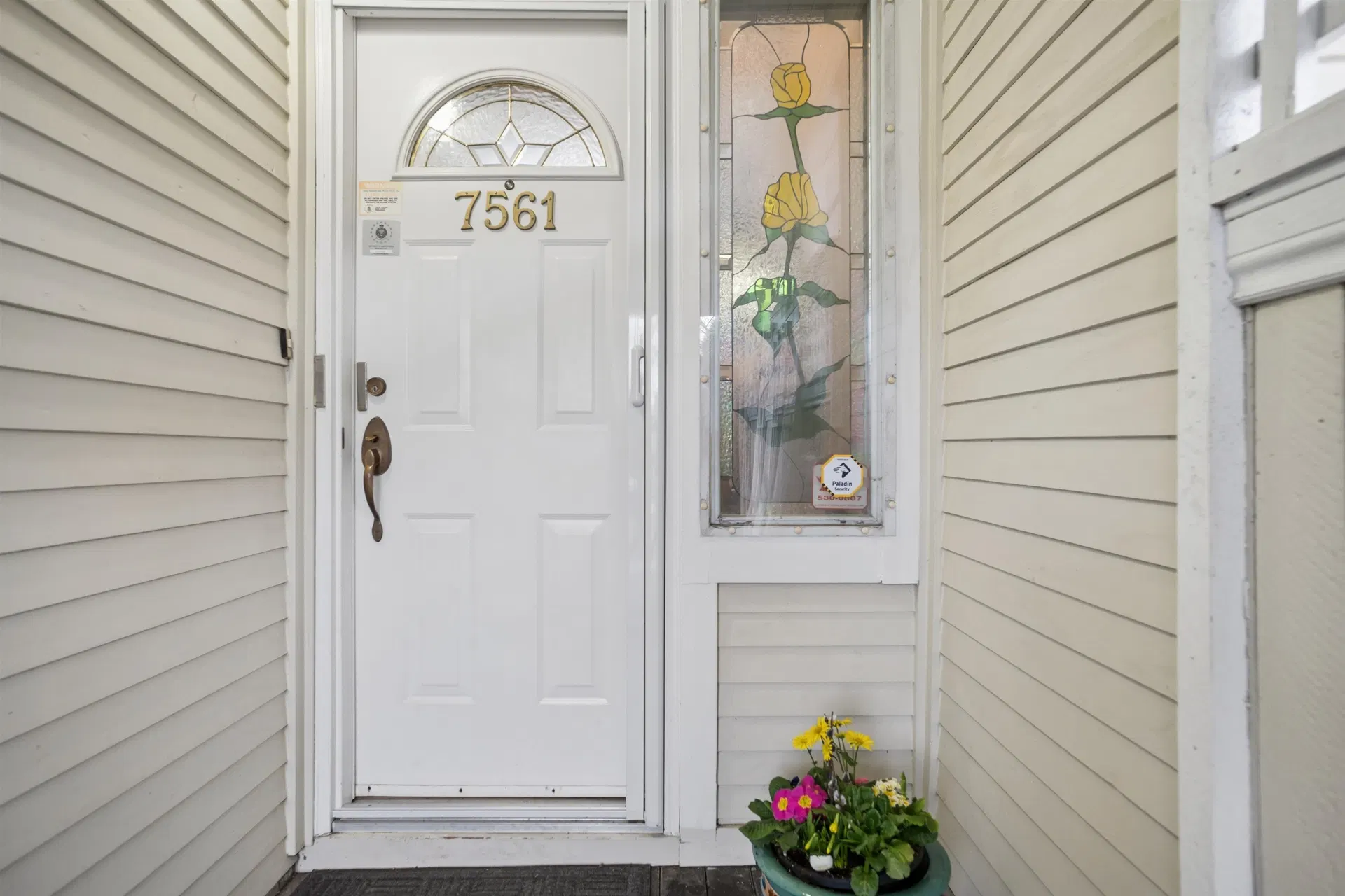 Photo 4 of 40 at 7561 Manitoba Street