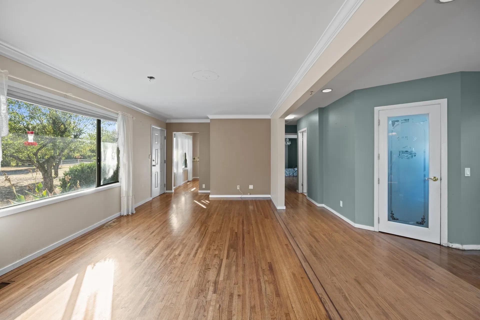 Photo 4 of 40 at 22237 64 Avenue