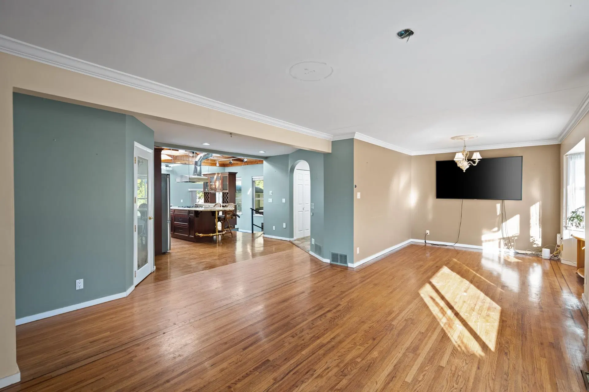 Photo 5 of 40 at 22237 64 Avenue
