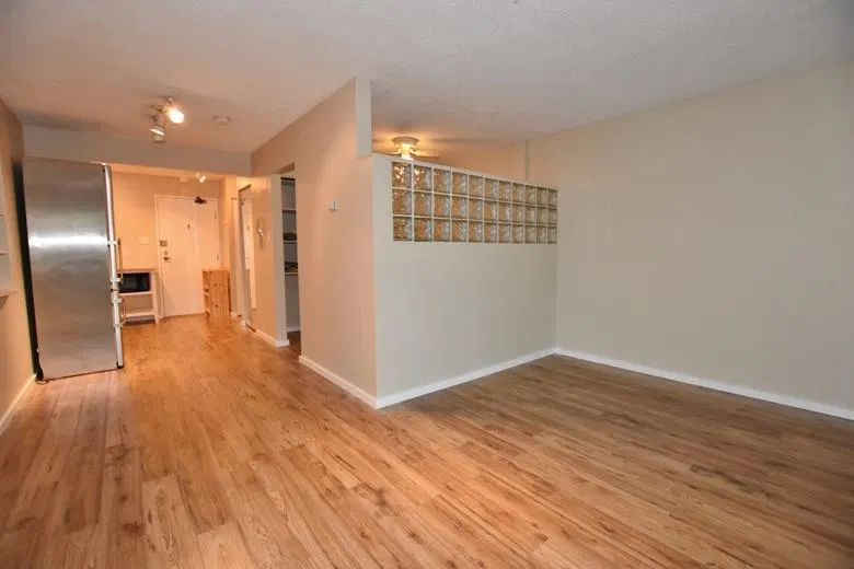 Photo 4 of 10 at #203 – 1950 W 8th Avenue