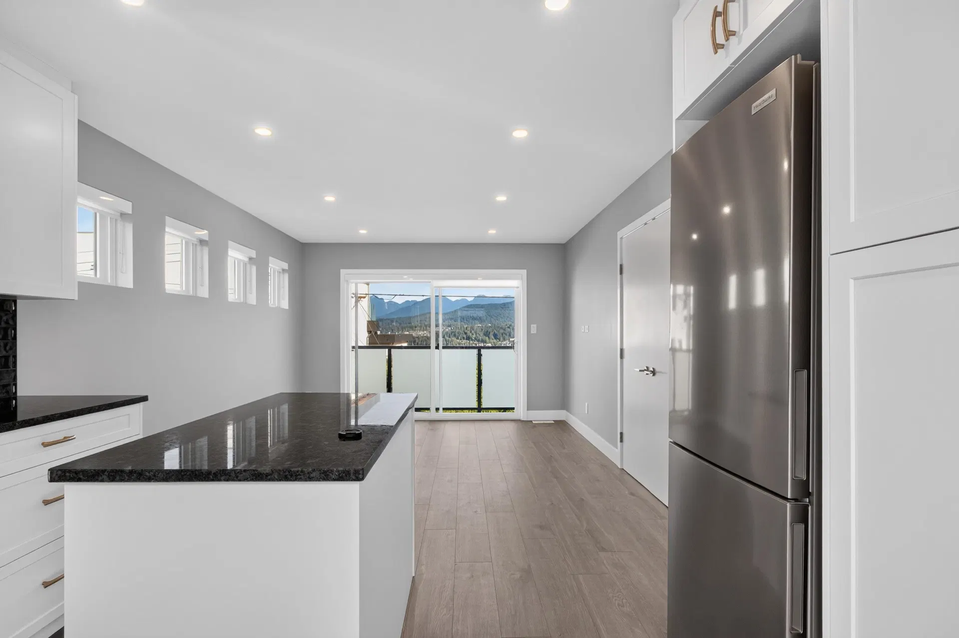 Photo 4 of 14 at 7081 Belcarra Drive
