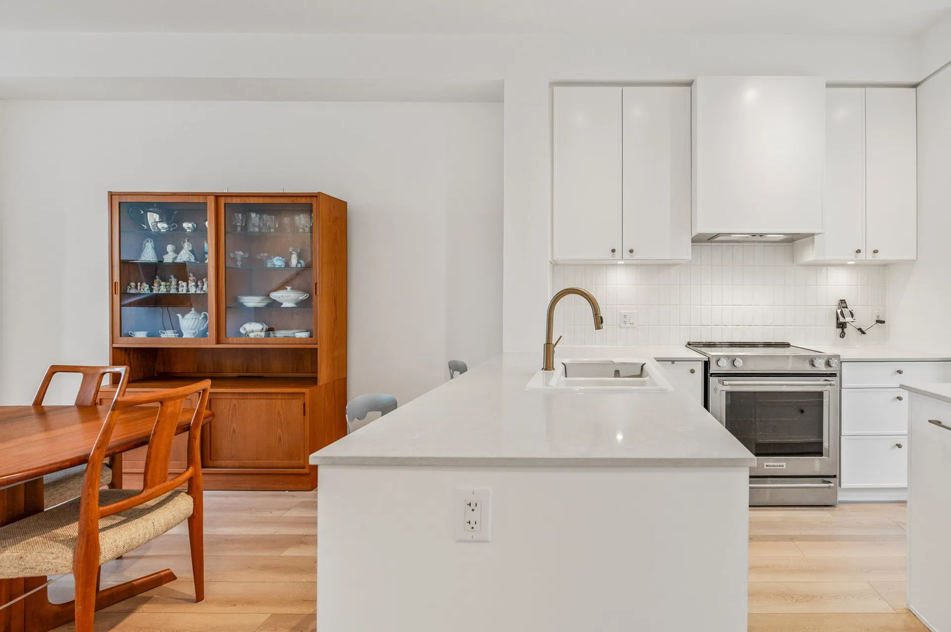 Photo 4 of 32 at #141 – 1331 Olmsted Street