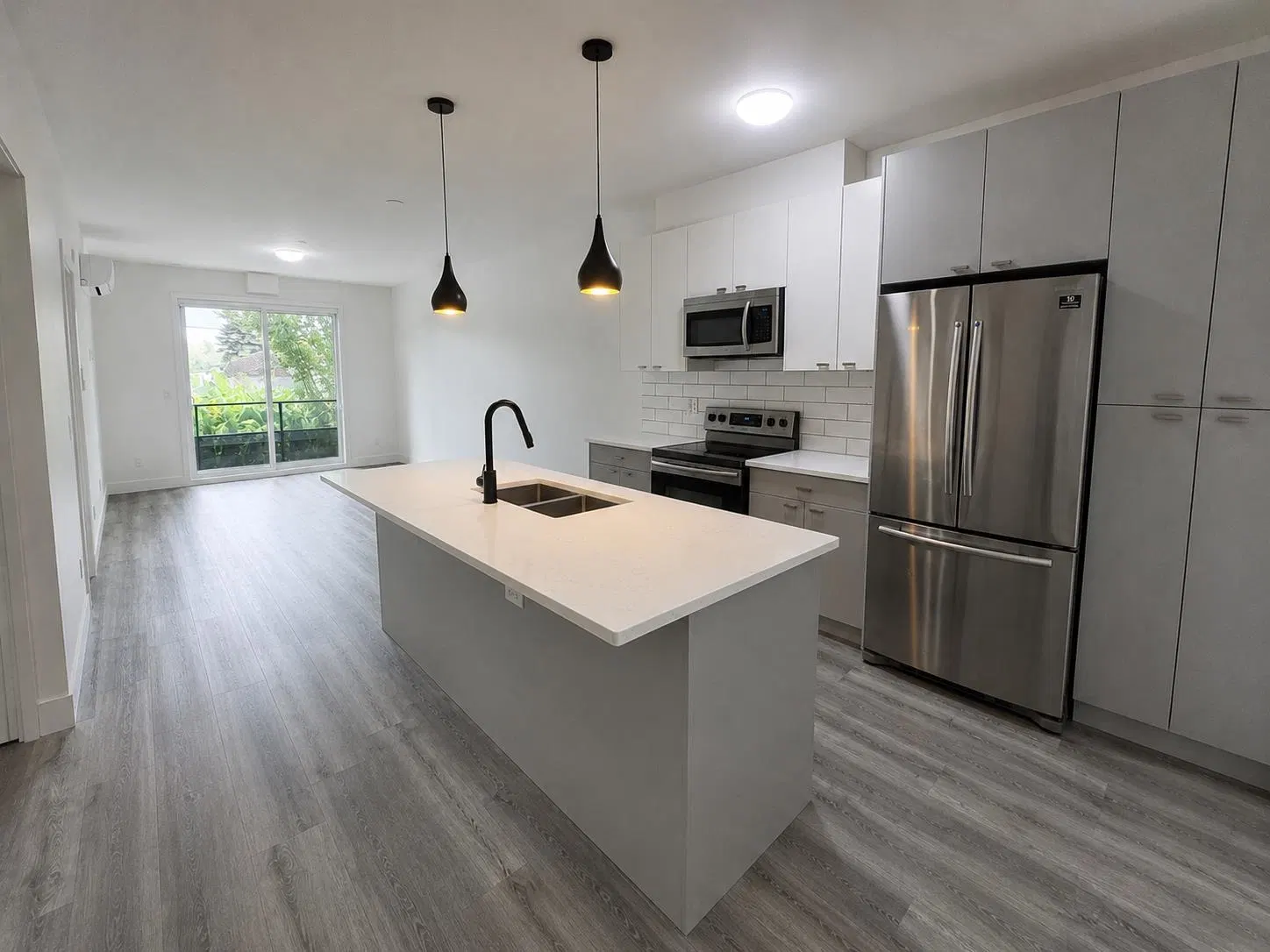 Photo 2 of 24 at #205 – 12320 222 Street