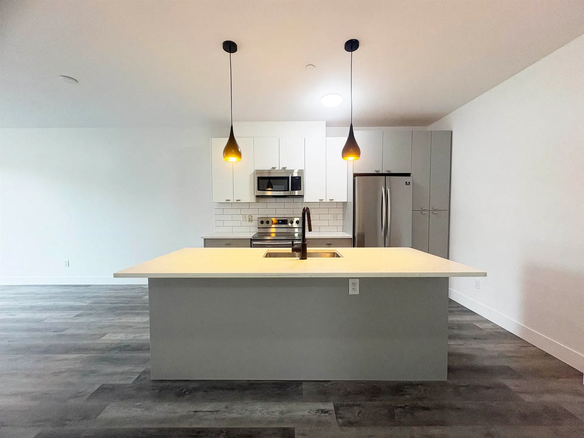 Photo 4 of 24 at #205 – 12320 222 Street