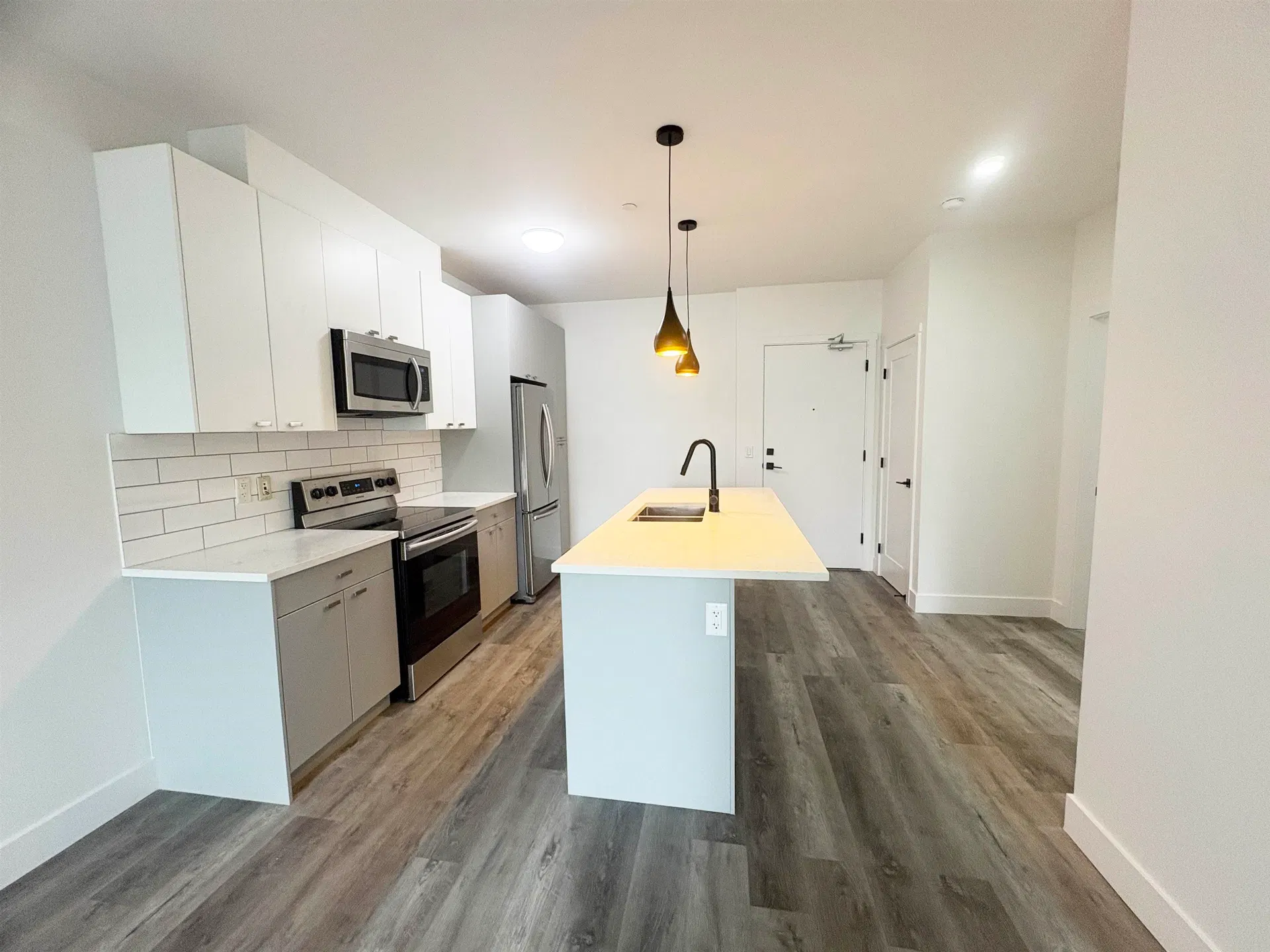 Photo 5 of 24 at #205 – 12320 222 Street