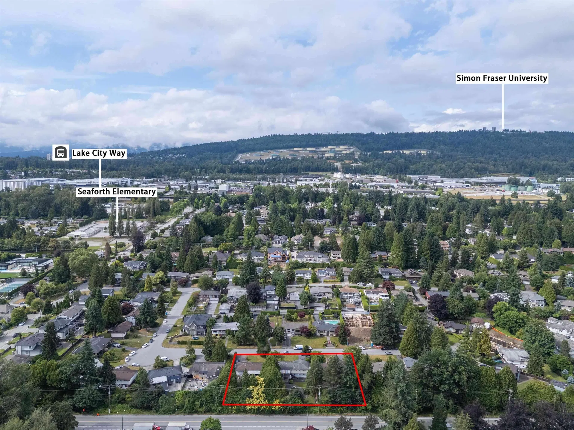 Photo 1 of 6 at 3869 Winlake Crescent