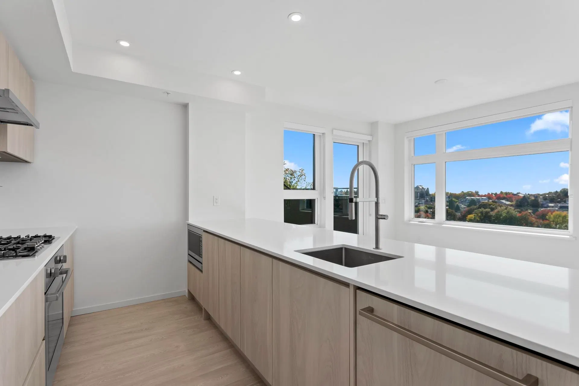 Photo 4 of 30 at #602 – 3264 Vanness Street