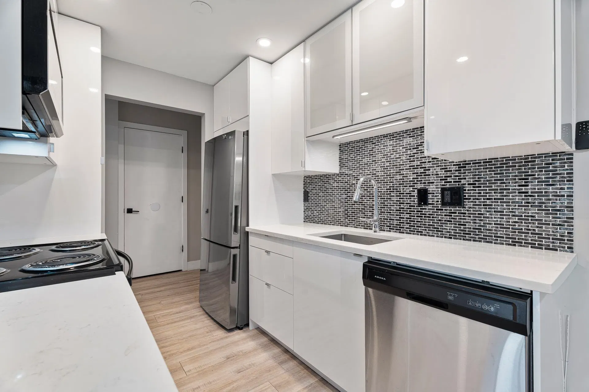 Photo 2 of 14 at #106 – 45598 Mcintosh Drive