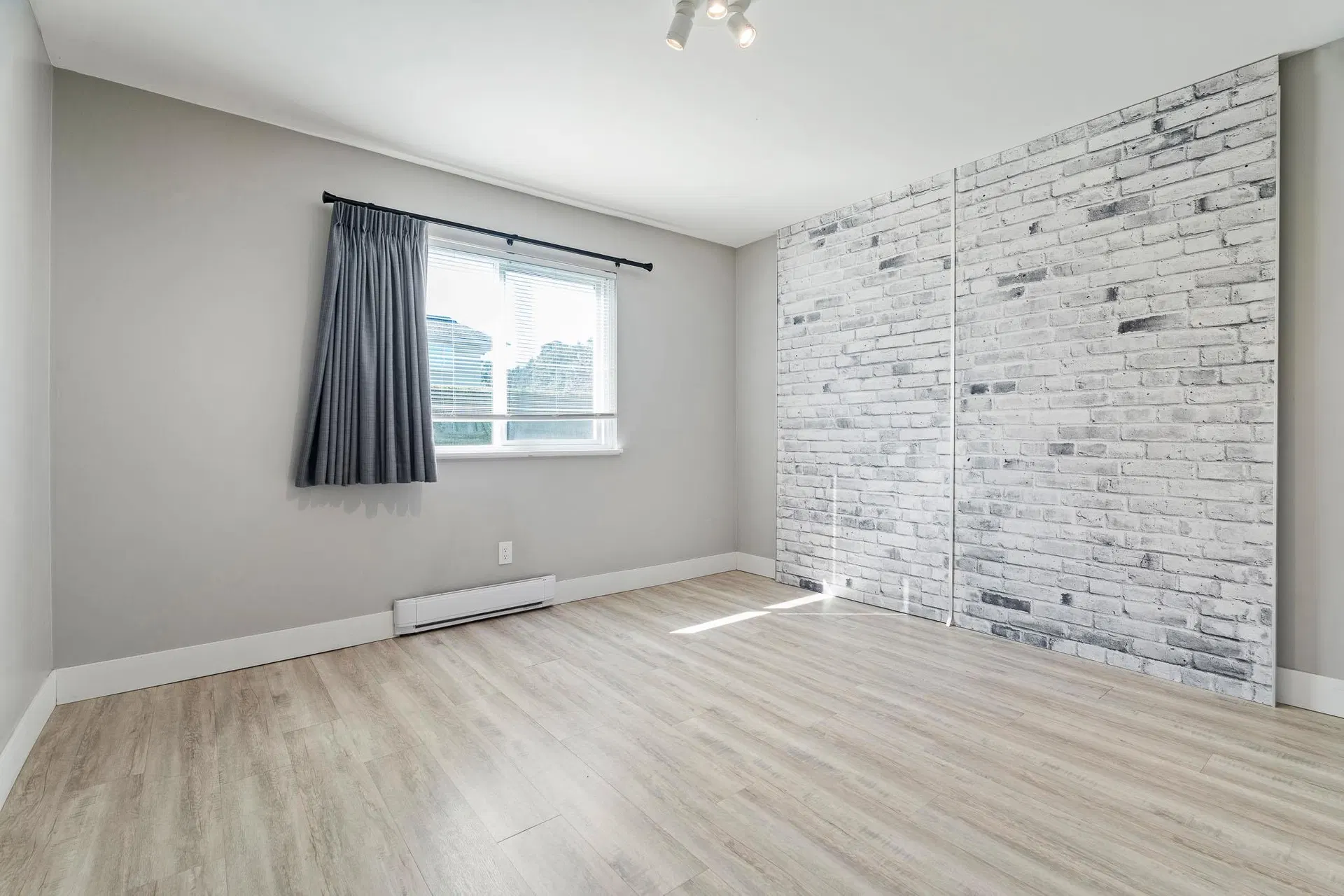 Photo 5 of 14 at #106 – 45598 Mcintosh Drive