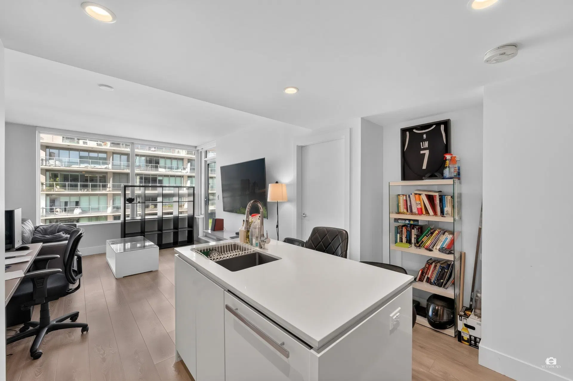 Photo 4 of 29 at #512 – 6900 Pearson Way