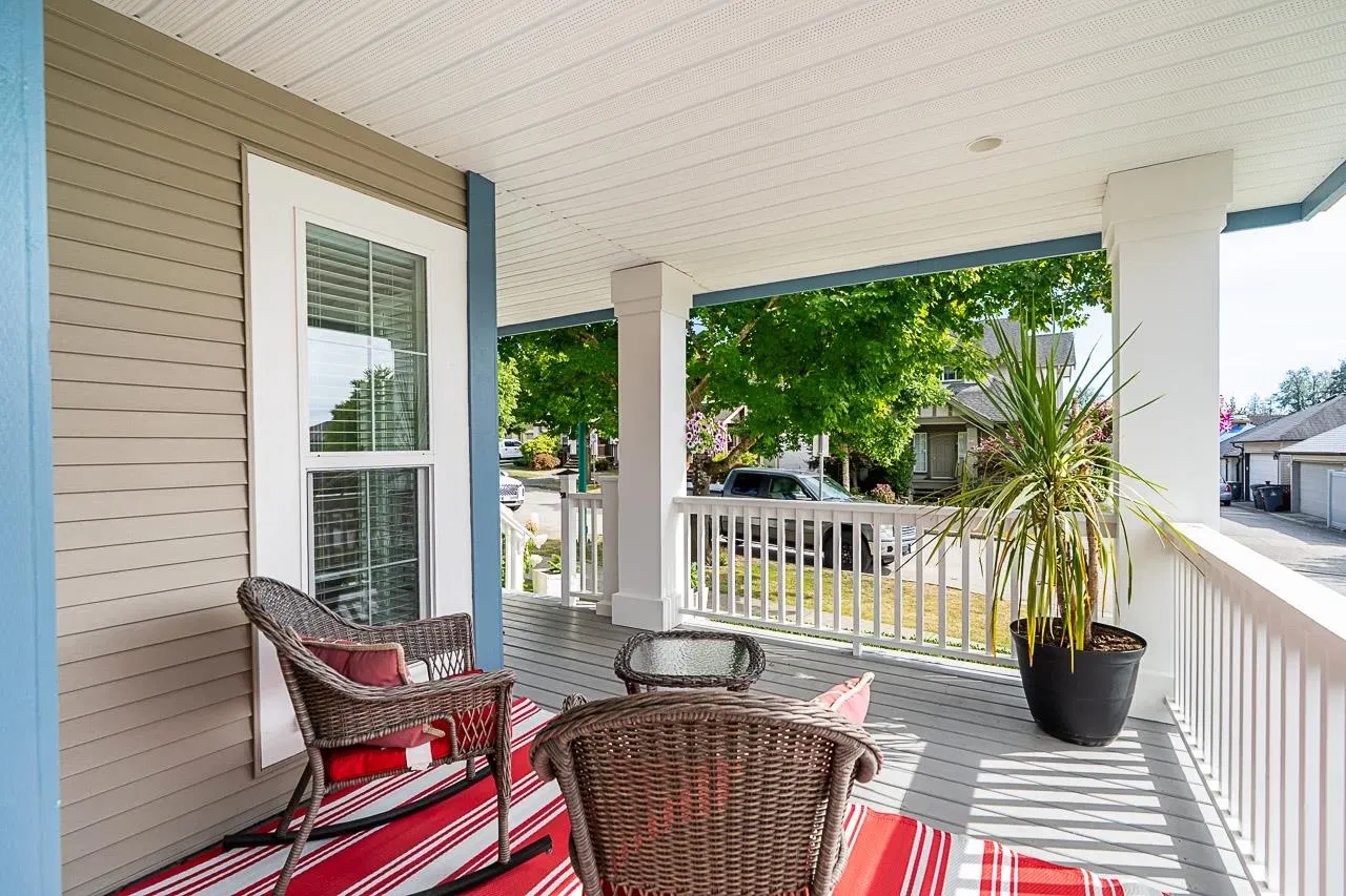 Photo 4 of 40 at 19029 68b Avenue