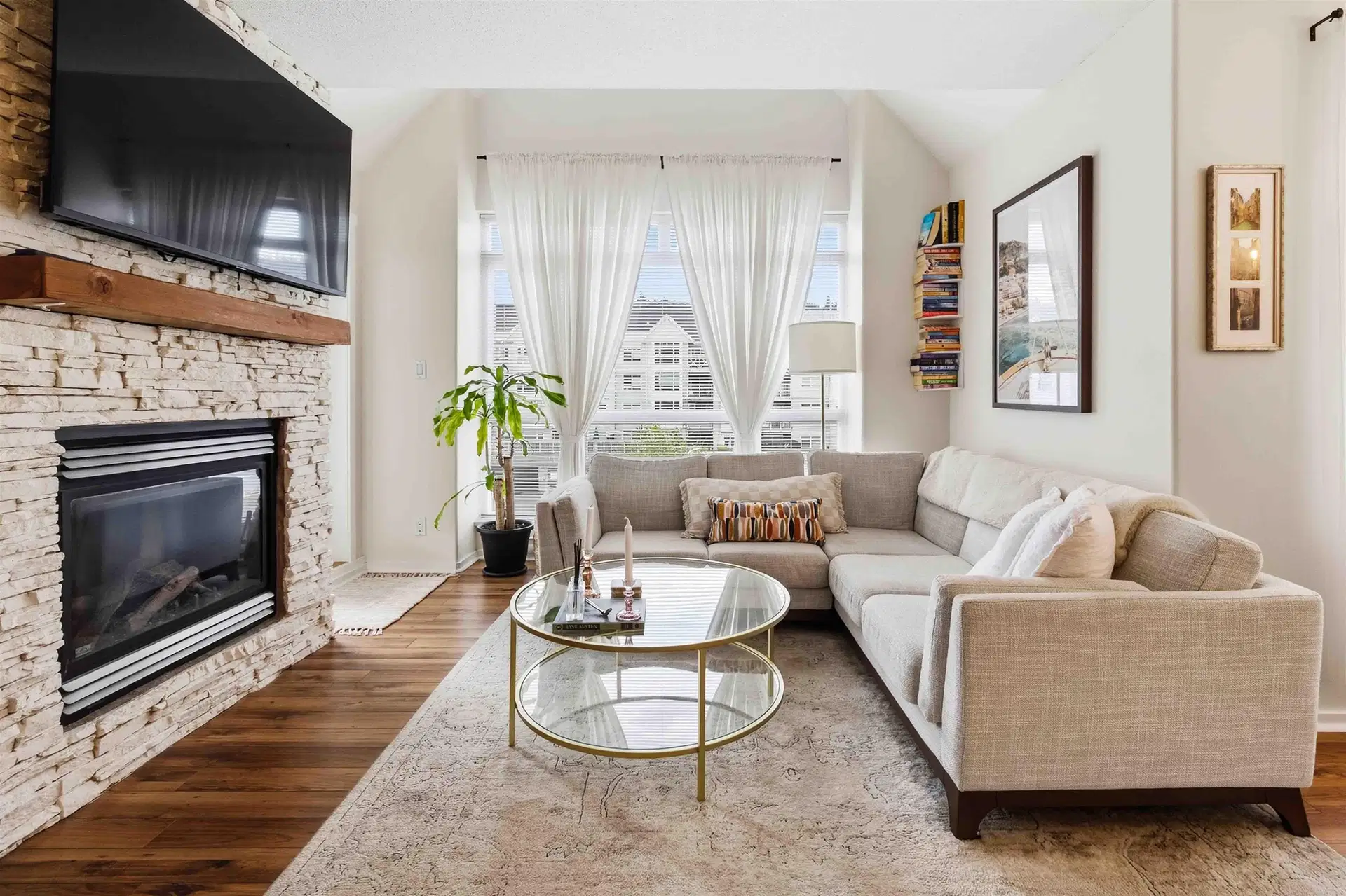 #401 – 3142 St Johns Street