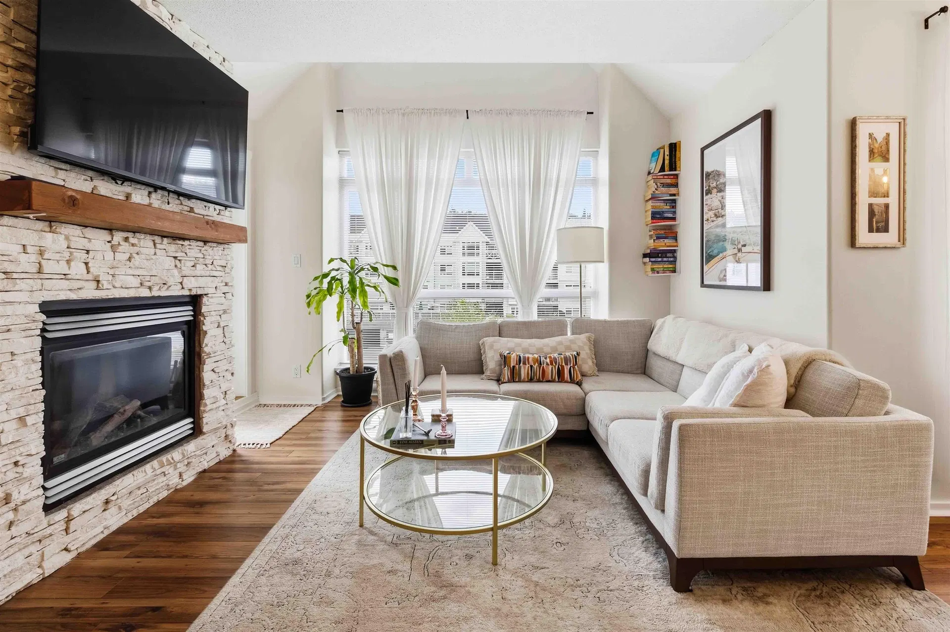 #401 – 3142 St Johns Street