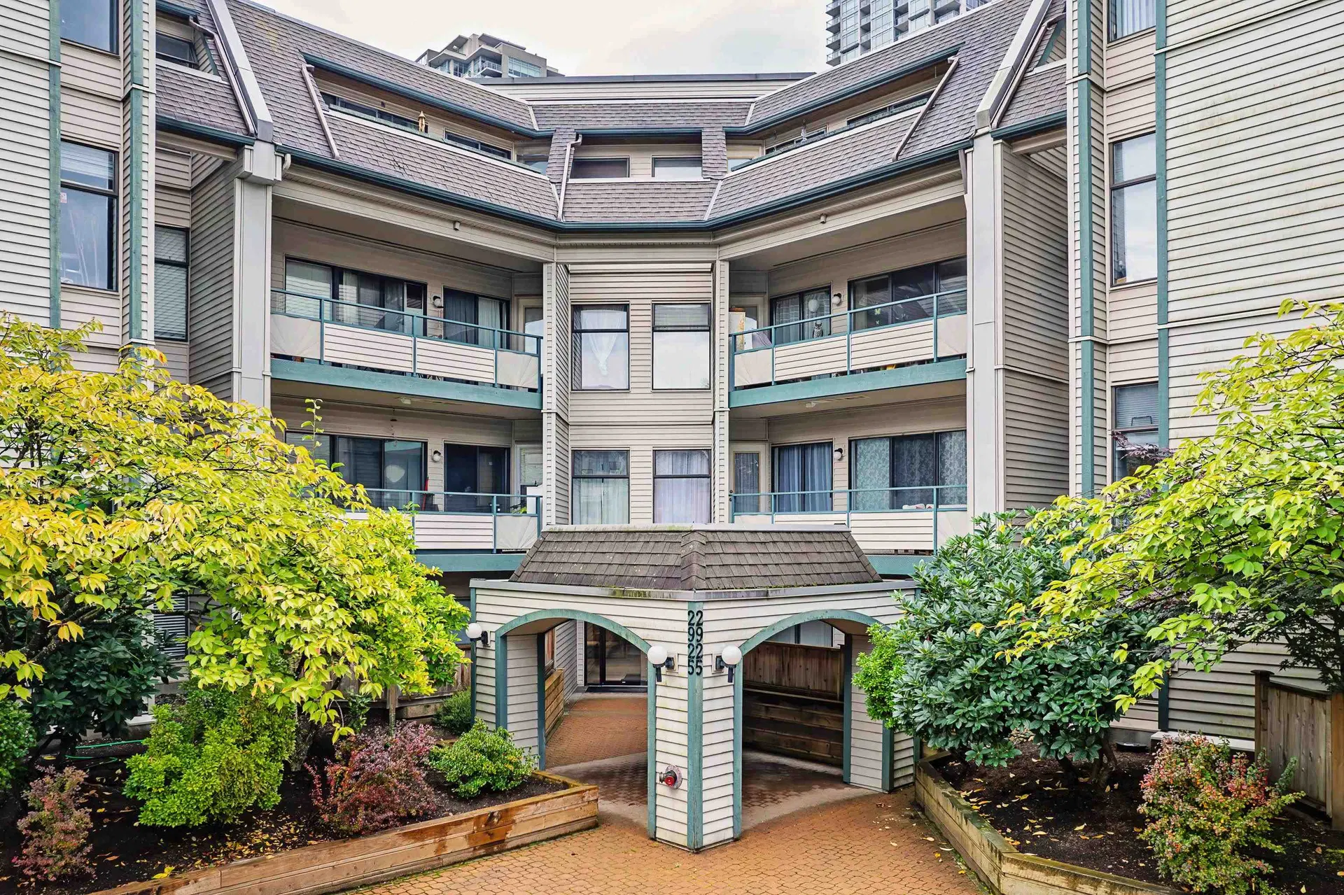 #305 – 2925 Glen Drive