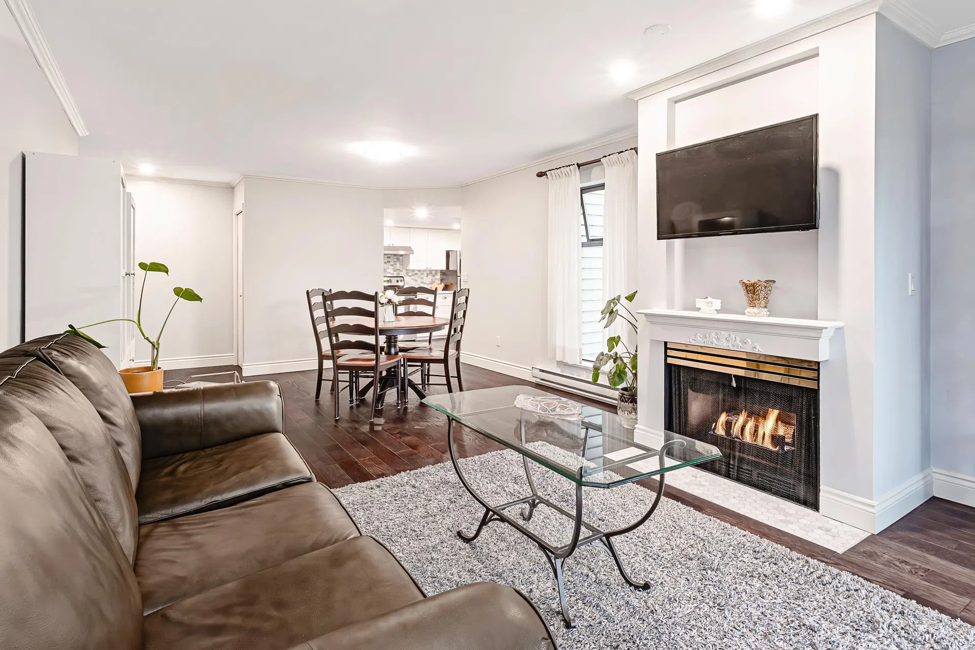 Photo 5 of 24 at #305 – 2925 Glen Drive