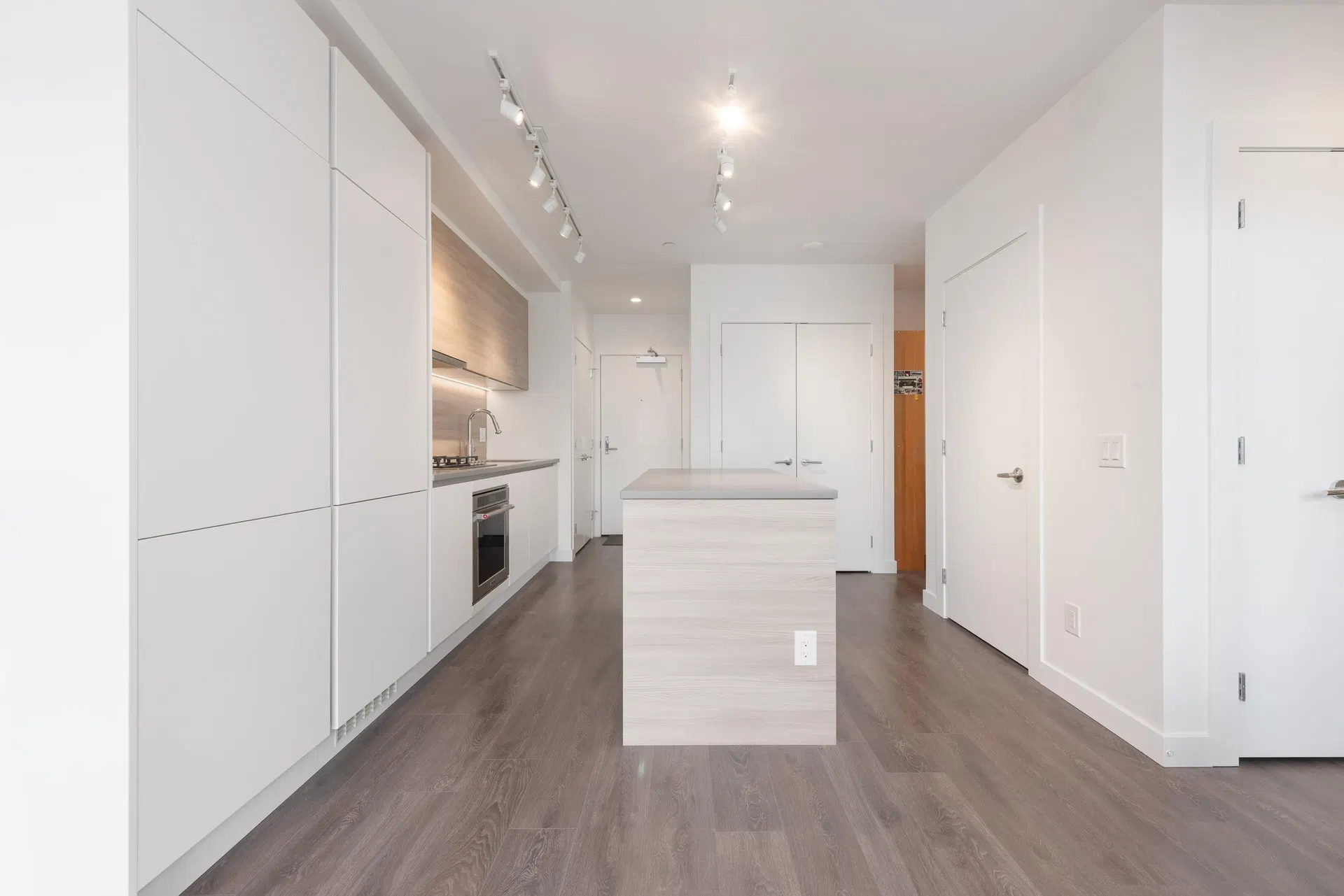 Photo 5 of 36 at #3601 – 657 Whiting Way