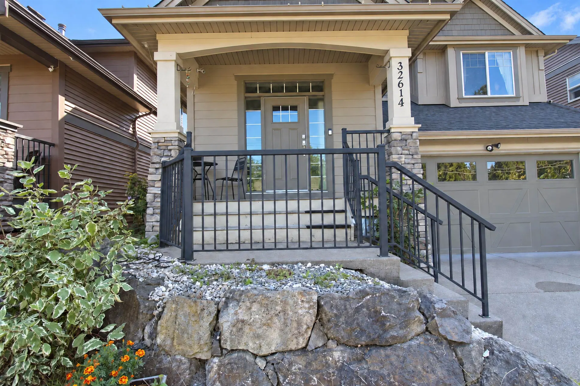 Photo 3 of 40 at 32614 Tunbridge Avenue