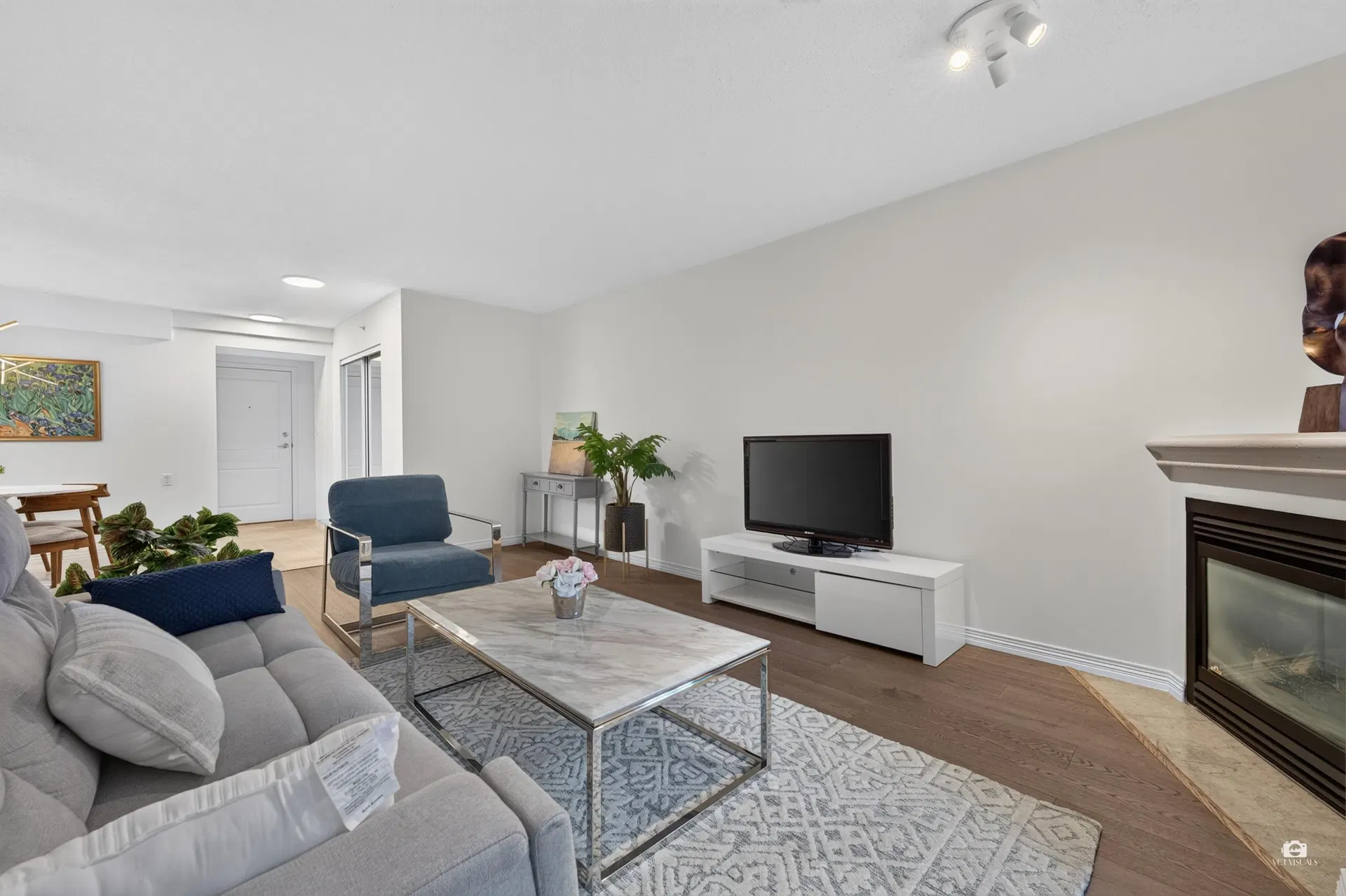 Photo 4 of 39 at #202 – 5639 Hampton Place