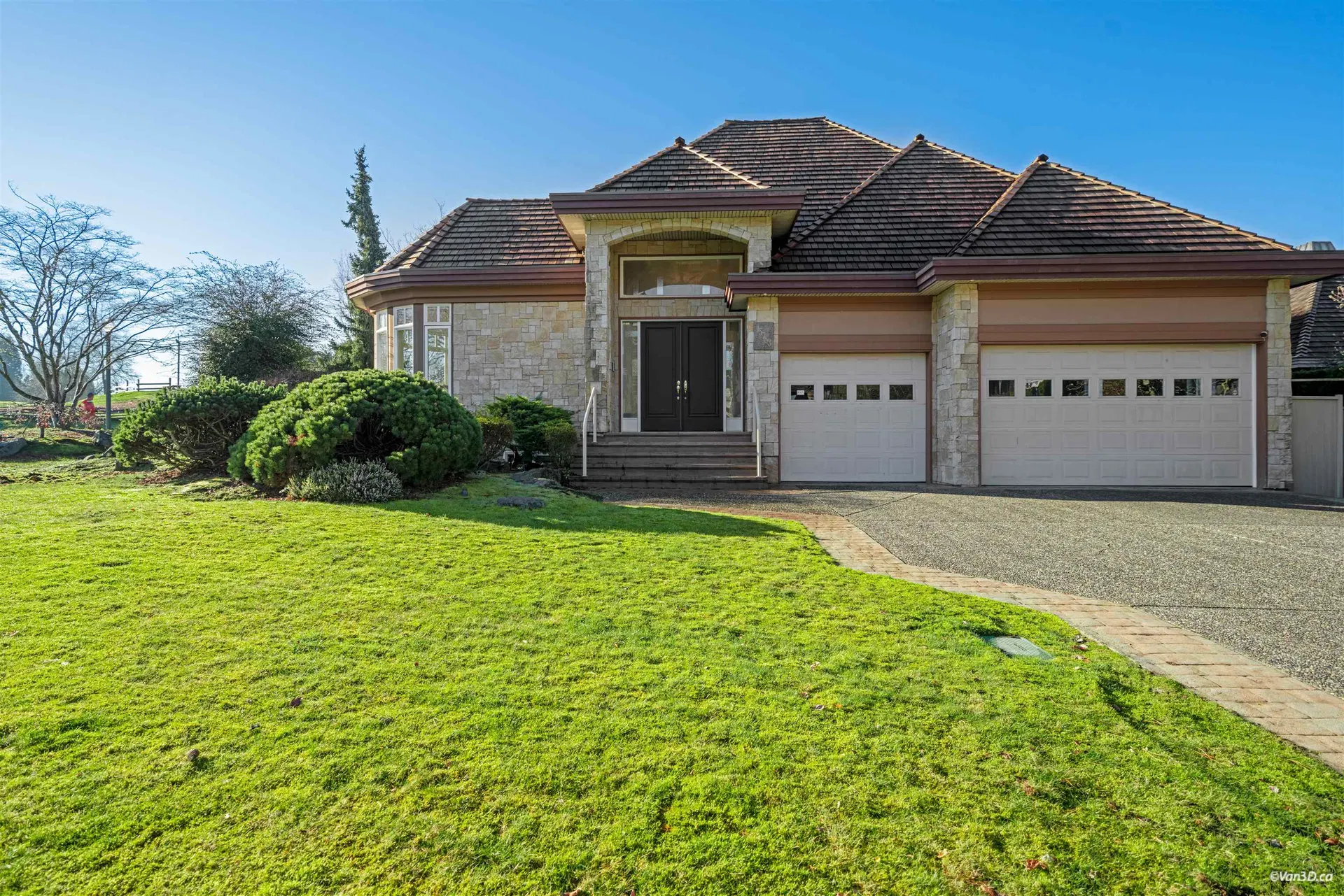 Photo 1 of 40 at 15783 Collingwood Crescent