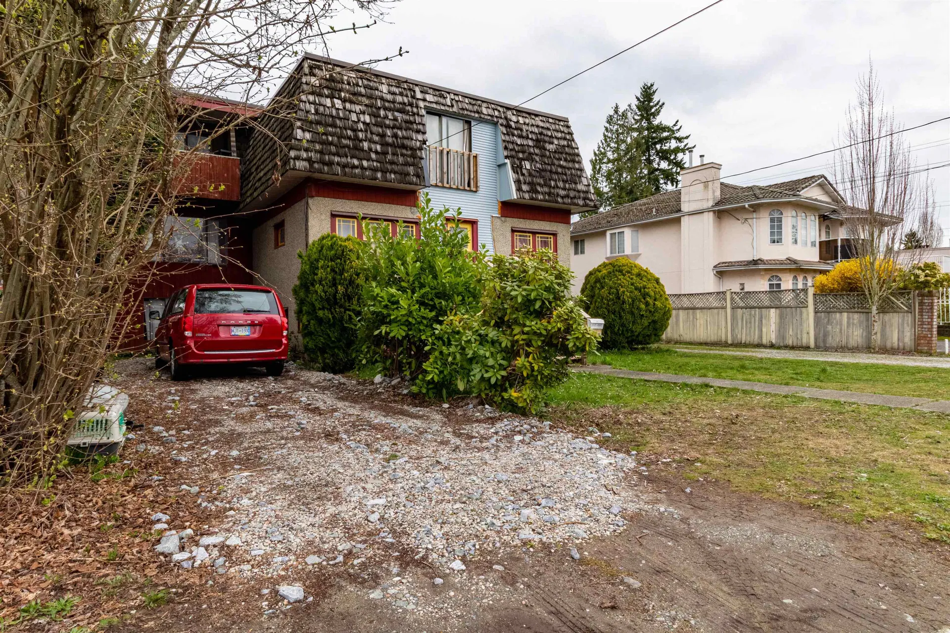 Photo 3 of 7 at 4939 Sidley Street