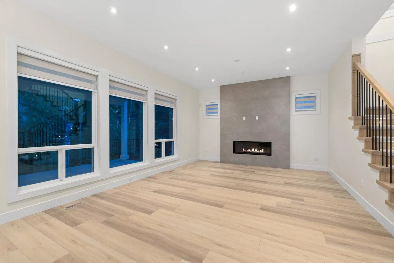 Photo 5 of 39 at #4 – 35133 Christina Place