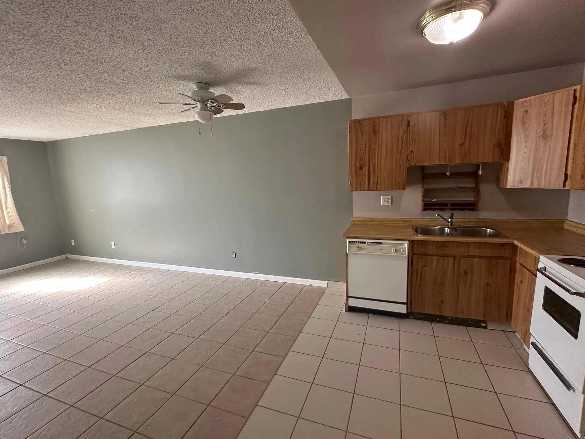 Photo 1 of 9 at #104 – 1122 King Albert Avenue