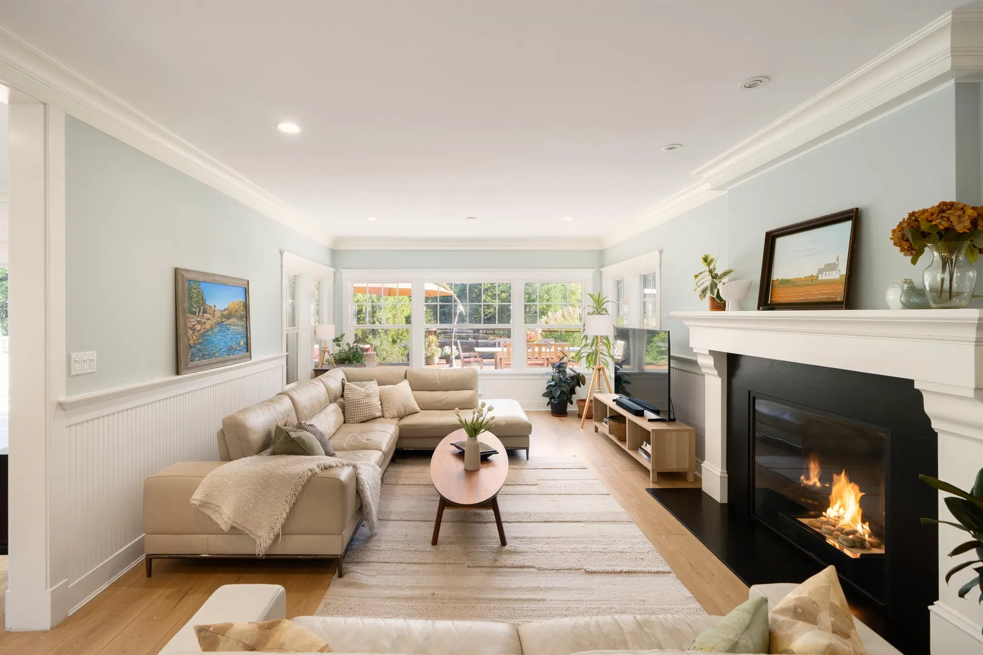 Photo 3 of 39 at 351 Salal Road