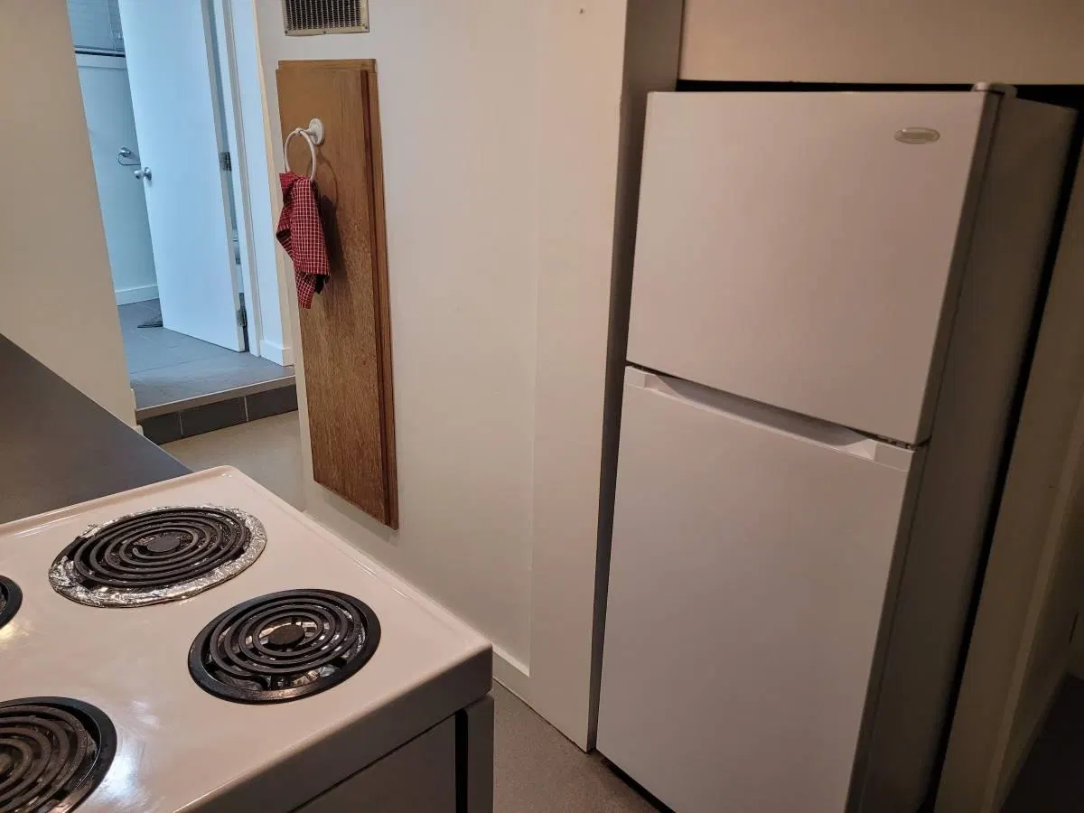 Photo 4 of 9 at 831 W 24th Street