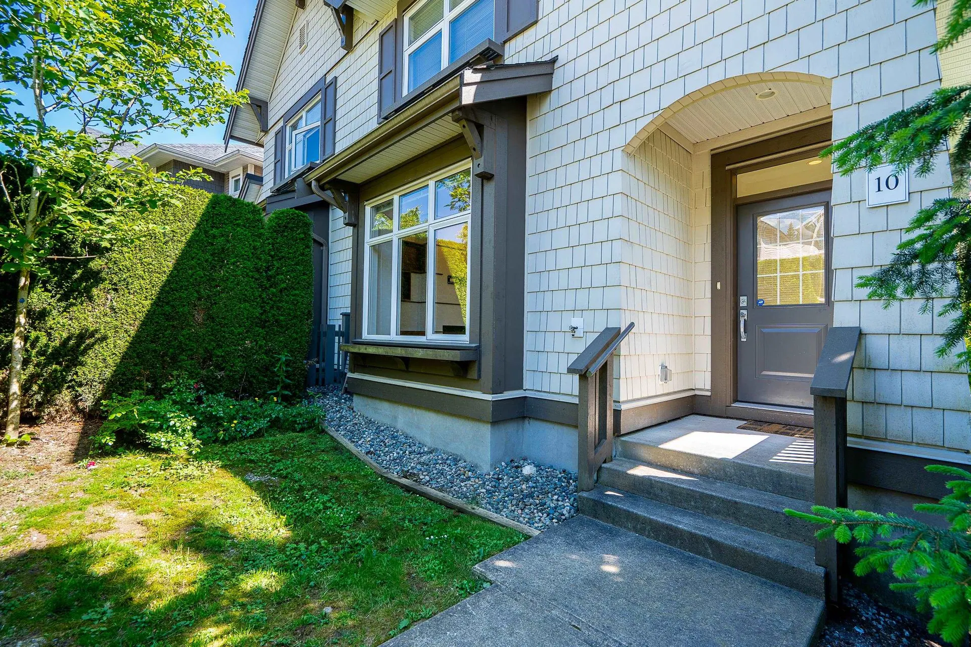 #10 – 3400 Devonshire Avenue