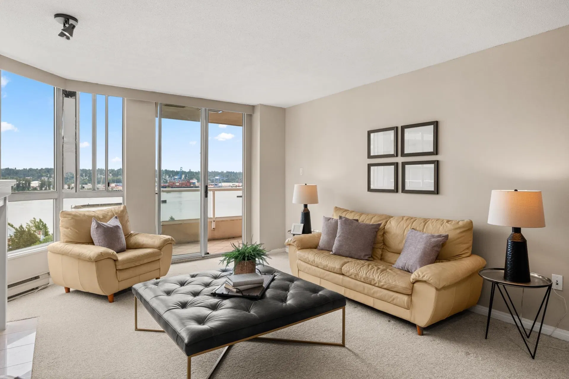 Photo 3 of 40 at #1505 – 1235 Quayside Drive