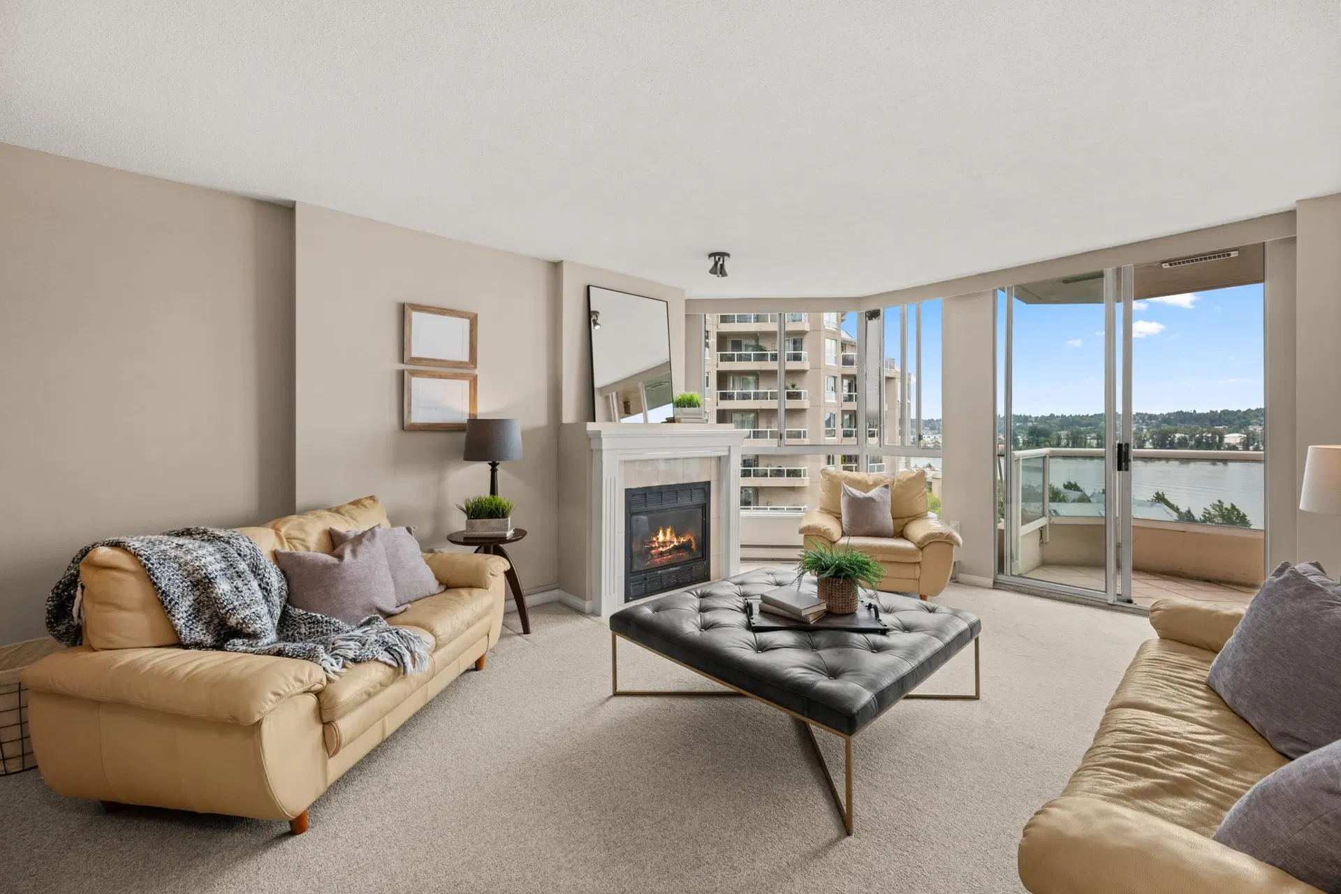 Photo 5 of 40 at #1505 – 1235 Quayside Drive