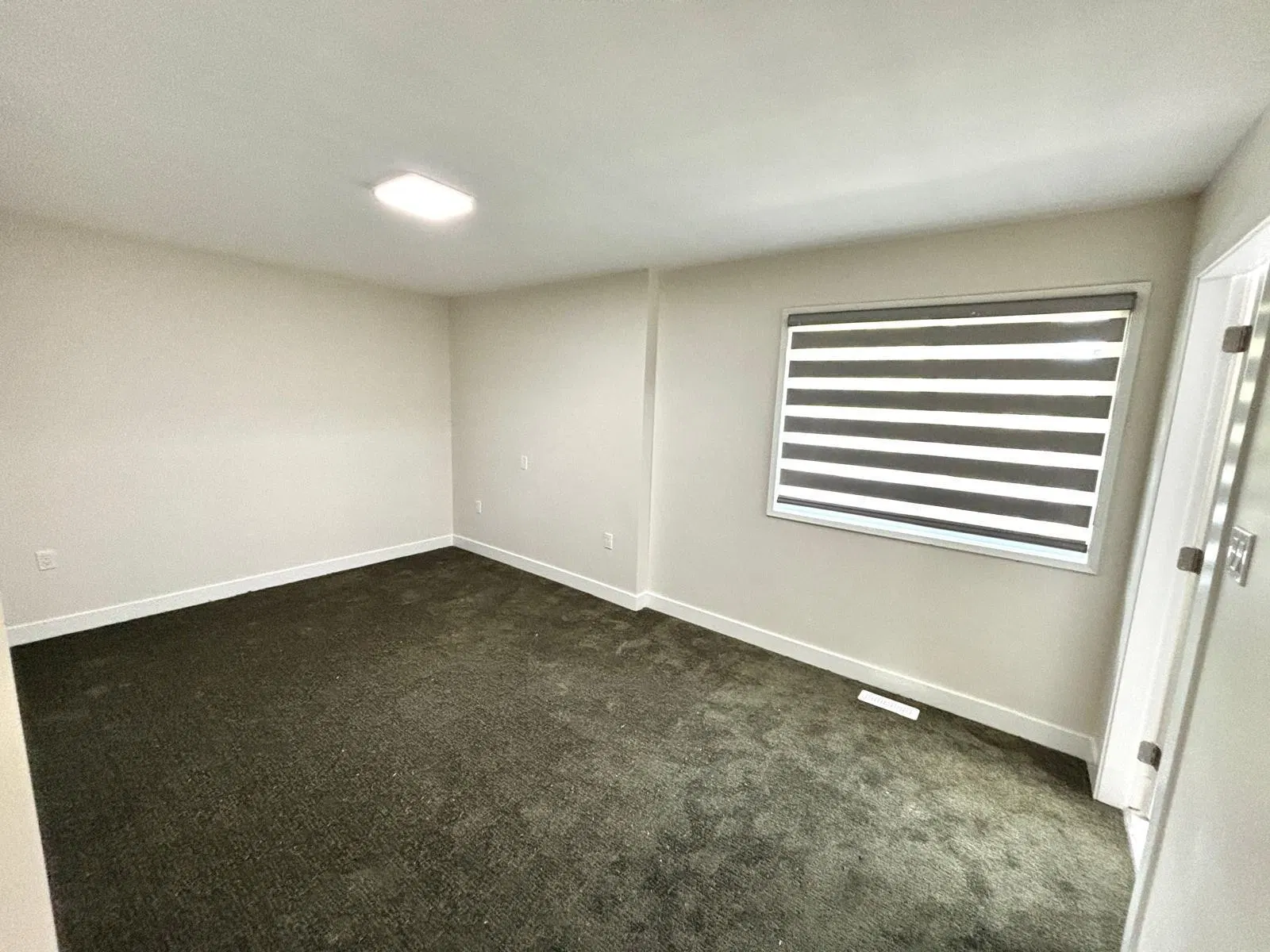 Photo 3 of 19 at 20277 36 Avenue