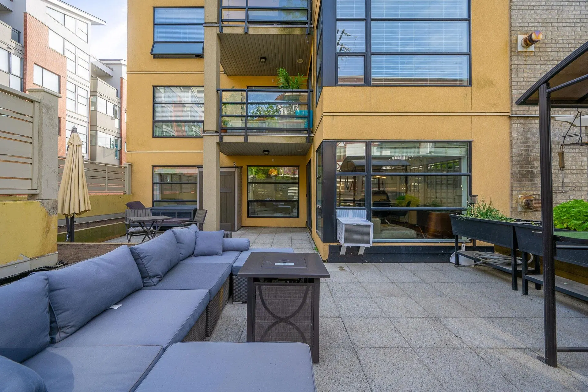 #204 – 124 3rd Street