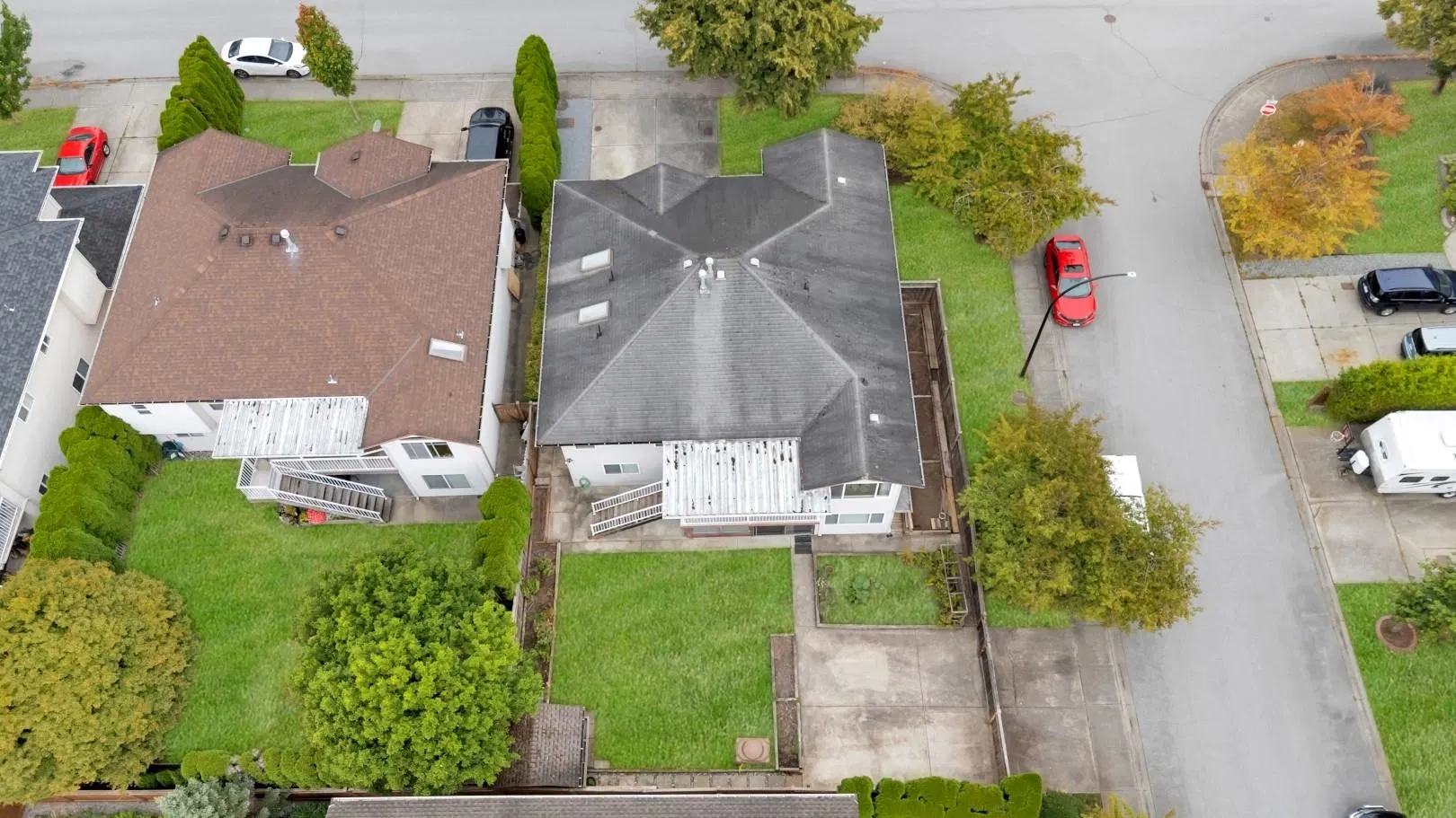 Photo 3 of 37 at 23890 114a Avenue