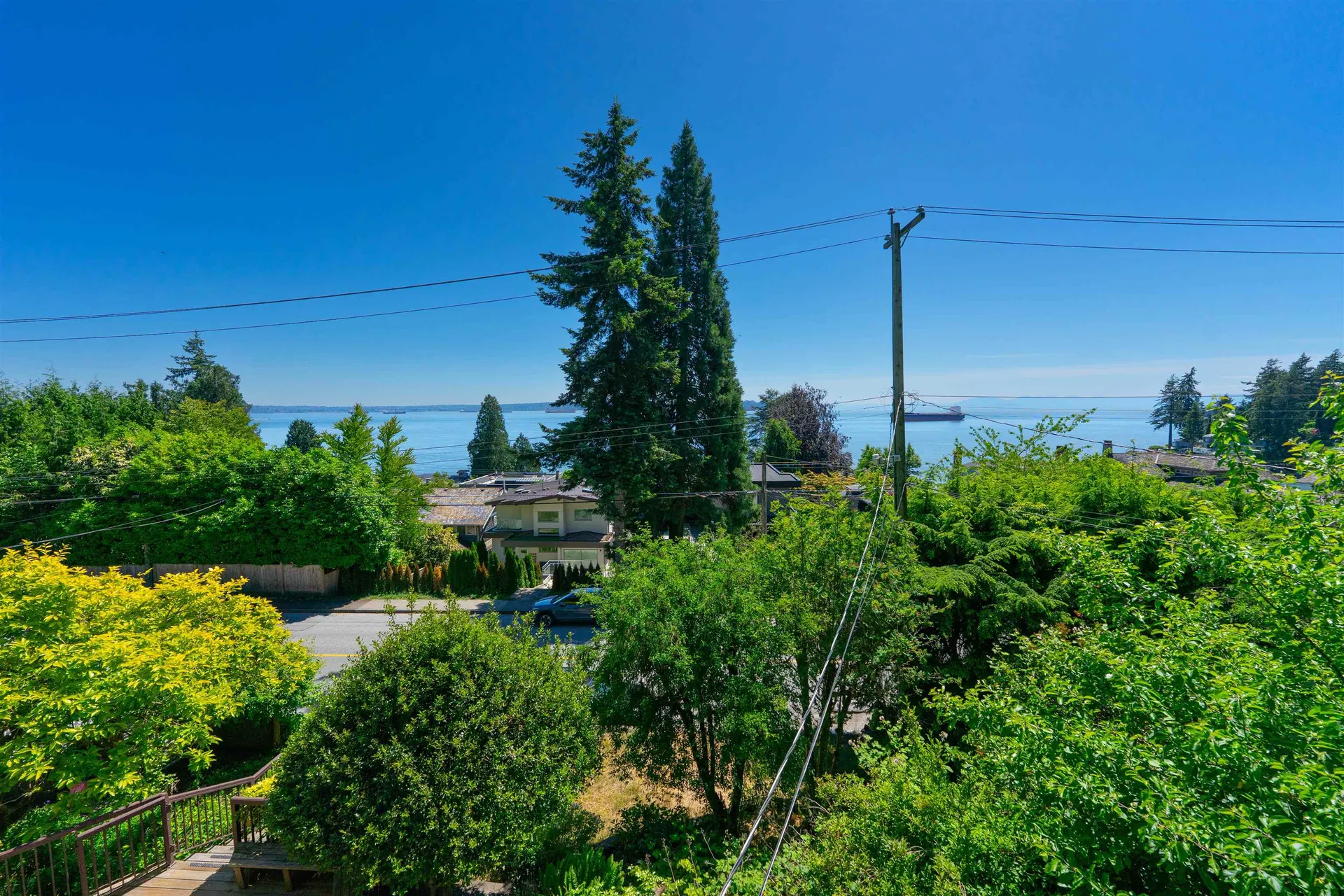 Photo 4 of 33 at 3341 Marine Drive