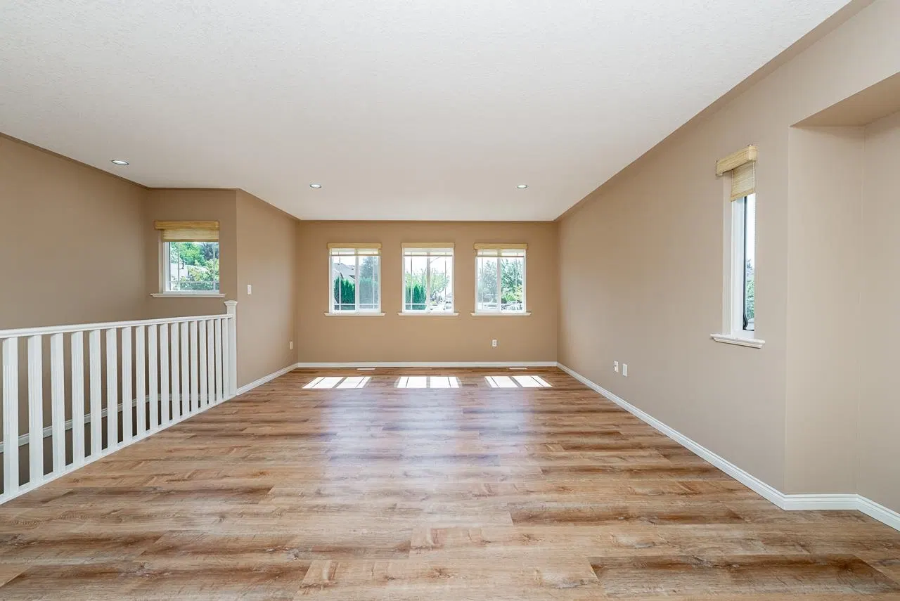 Photo 5 of 39 at 8480 Doerksen Drive