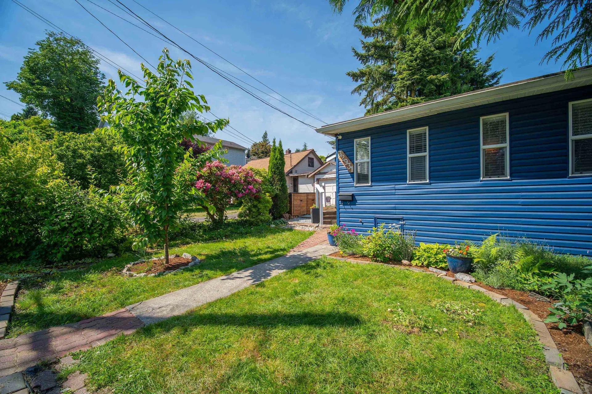 Photo 4 of 38 at 32931 1 Avenue