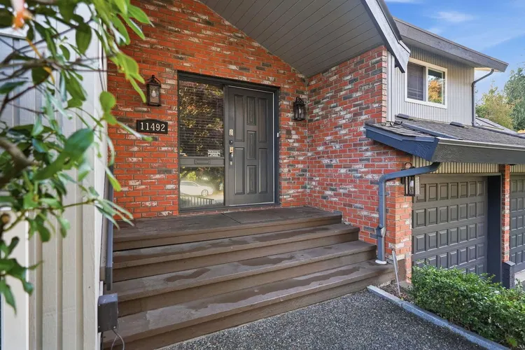 Photo 5 of 40 at 11492 Commonwealth Crescent