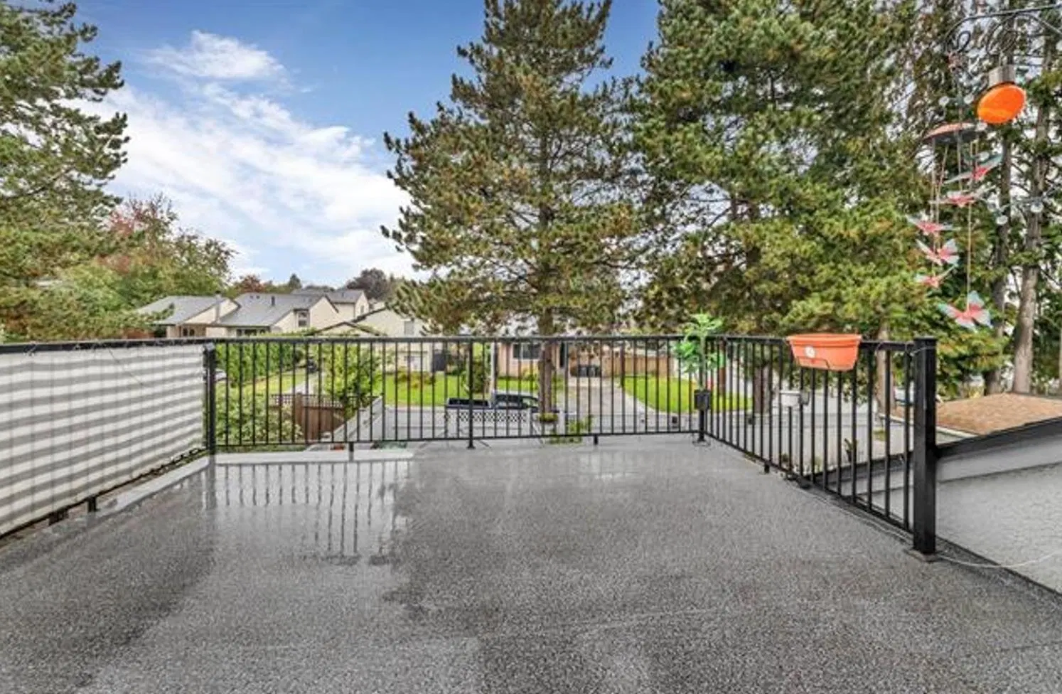 Photo 4 of 16 at 6613 134 Street