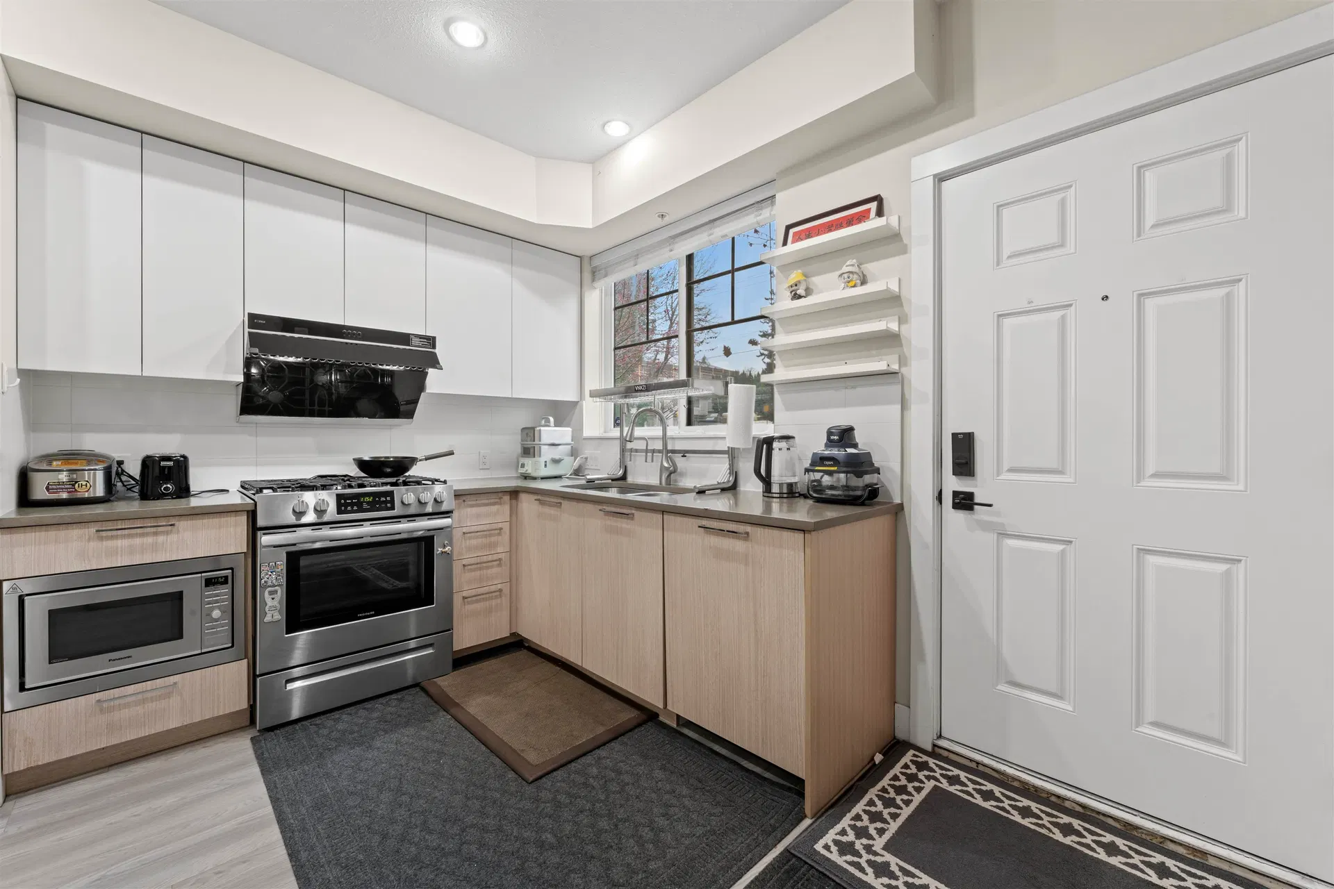 Photo 2 of 35 at #7 – 5132 Canada Way