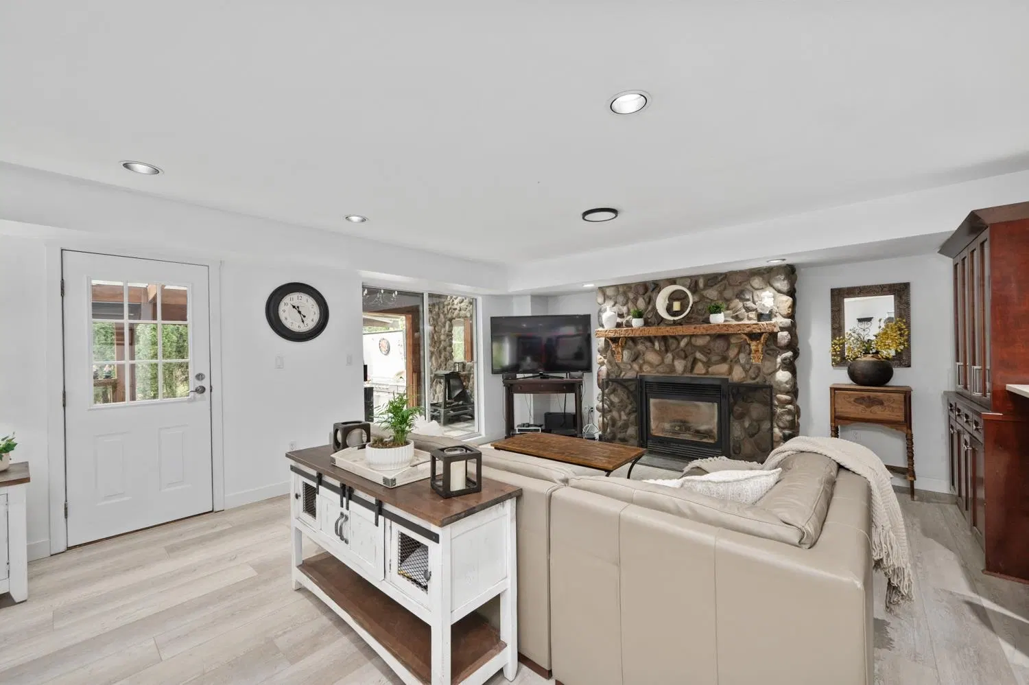 Photo 3 of 40 at 22186 124th Avenue